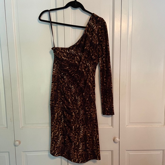 Calvin Klein cheetah print one long sleeved dress - Picture 7 of 7